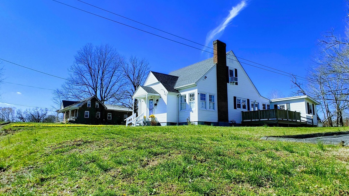 Horse Cave House | Inxon Mammoth Cave Bungalow Sleeps 16