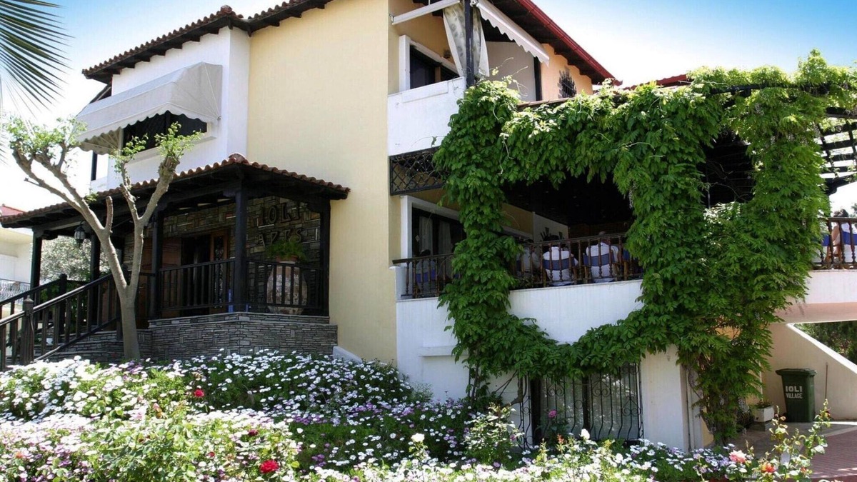 Pefkochori Apartment | Ioli Village Resort in Pefkochori