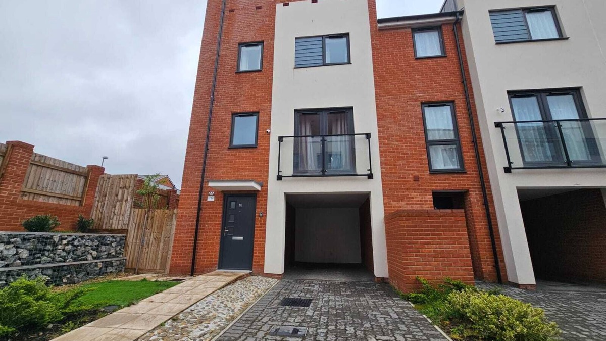 Ipswich House | Ipswich - 3 Beds - Sleeps 6 - Private Garden