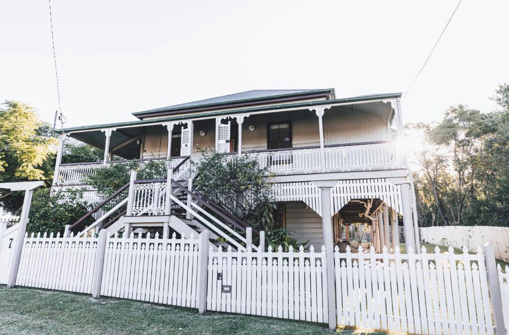 Eastern Heights House | Ipswich Central Colonial 4&2 house + 2&1 apartment