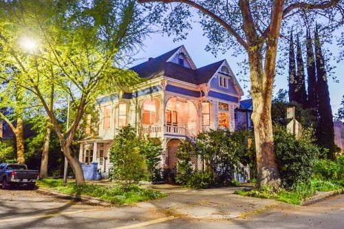 Boulevard Park Apartment | IreneHouse Victorian INN