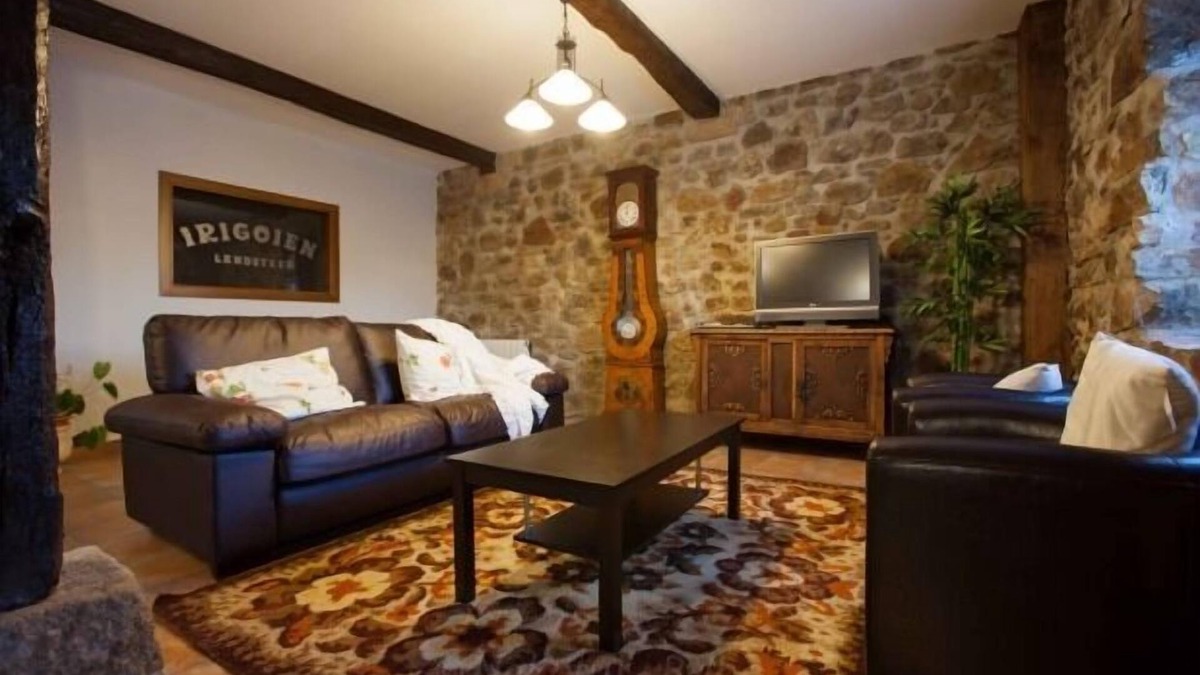Zubieta Cottage | Irigoien country house for 17 people