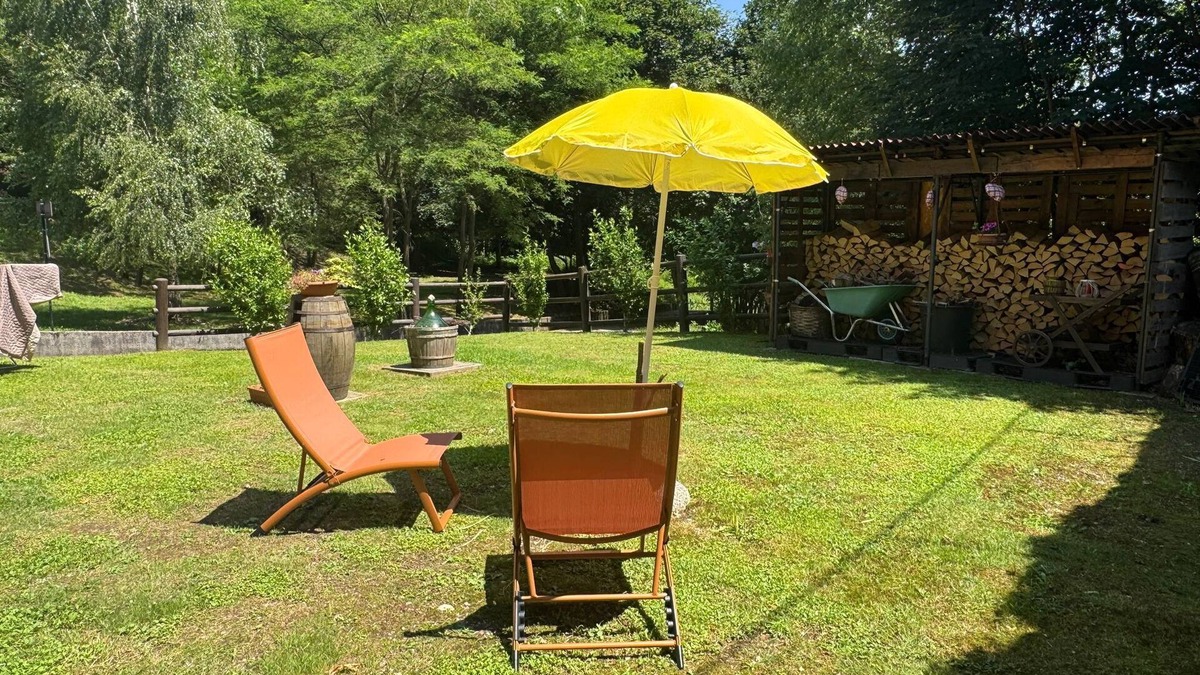 Germagno House | Iris House, Room with Garden surrounded by greenery 5 km from the lake