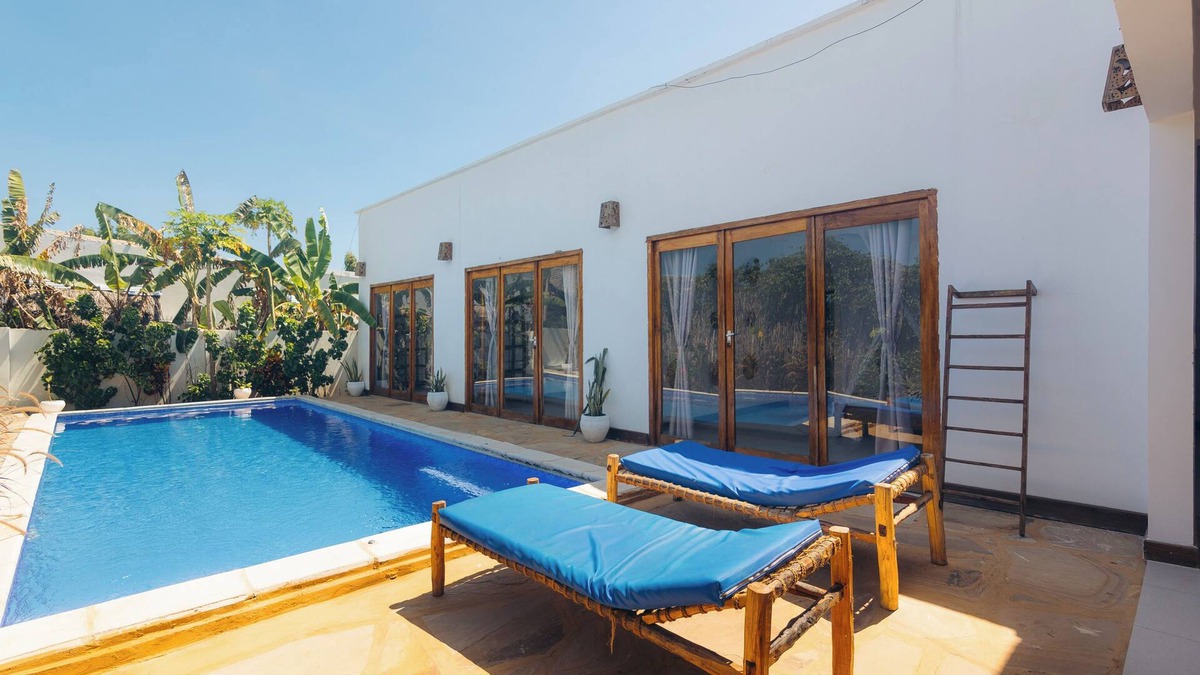 Kidoti Villa | Iris House - Private Pool, AC & Wi-Fi