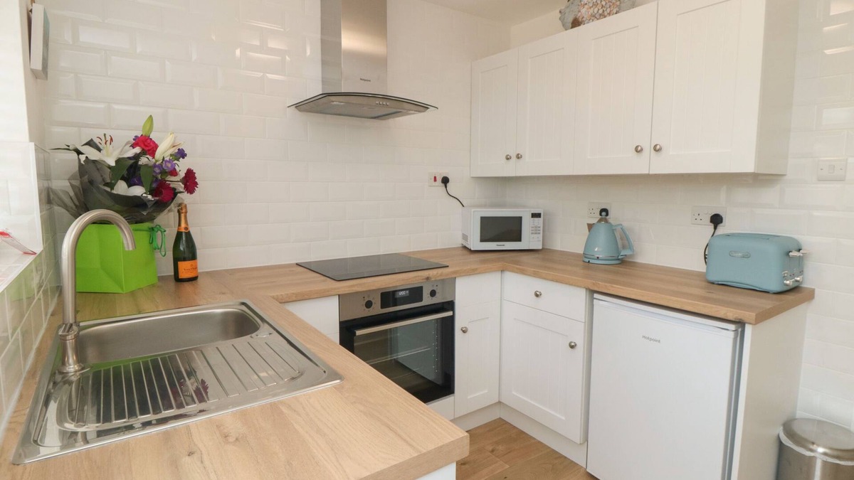 Bempton Cottage | IRIS, pet friendly, character holiday cottage in Bridlington