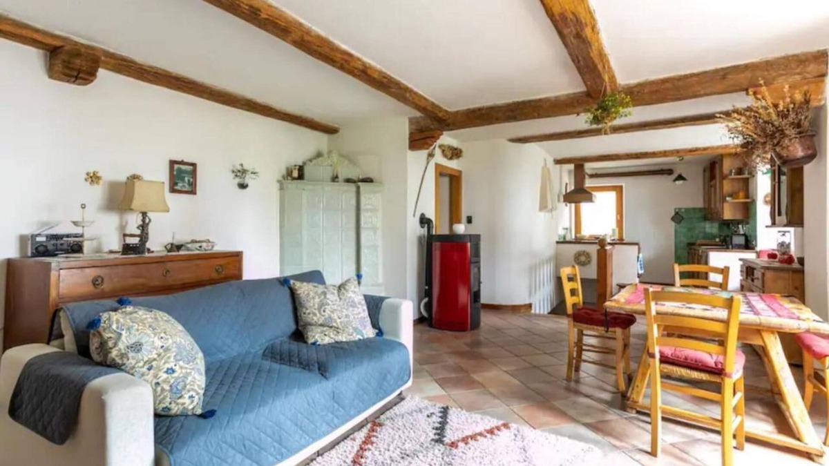 Pellizzano Cabin | iRIVAS Lodge with views of the Dolomites in a historic village dating back to the 1300s