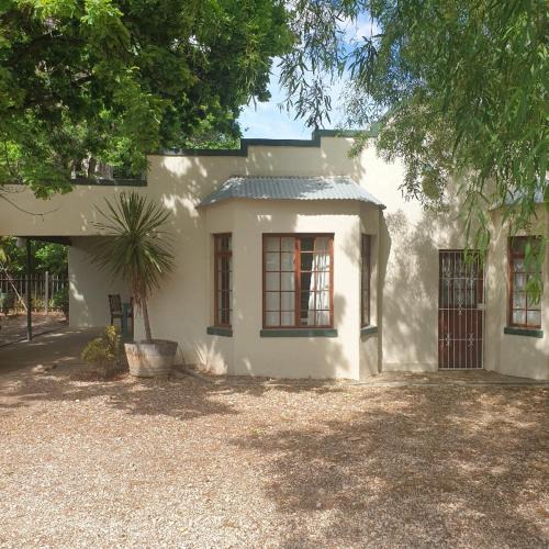 Breede Valley Apartment | Irma's farmstay at the Nuy Valley Guesthouse
