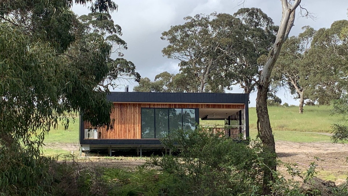 Hindmarsh Valley Cabin | Ironbark Luxury Retreat at Softfoot Alpaca Farm in Victor Harbor