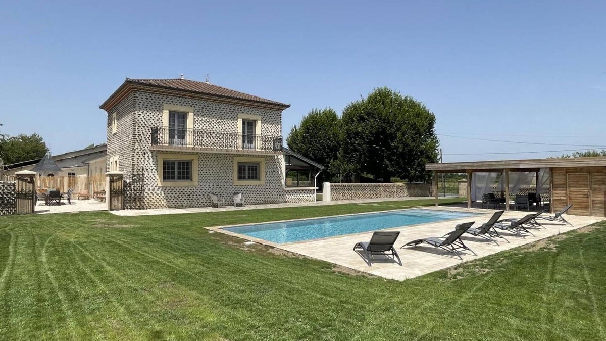 Lasclaveries House | IRONDA - LASCLAVERIES
