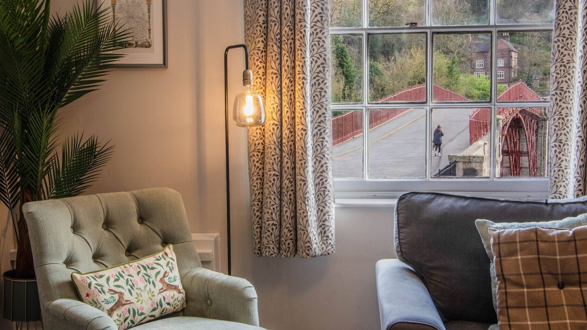 Coalbrookdale House | Ironmasters House - Overlooking The Iron Bridge