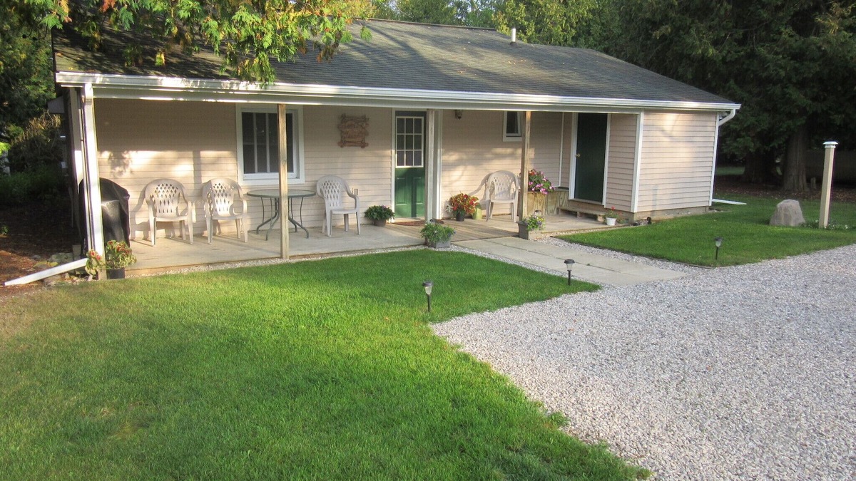 Charlevoix House | IRONTON COTTAGE - Two Bedroom Home - Great Location
