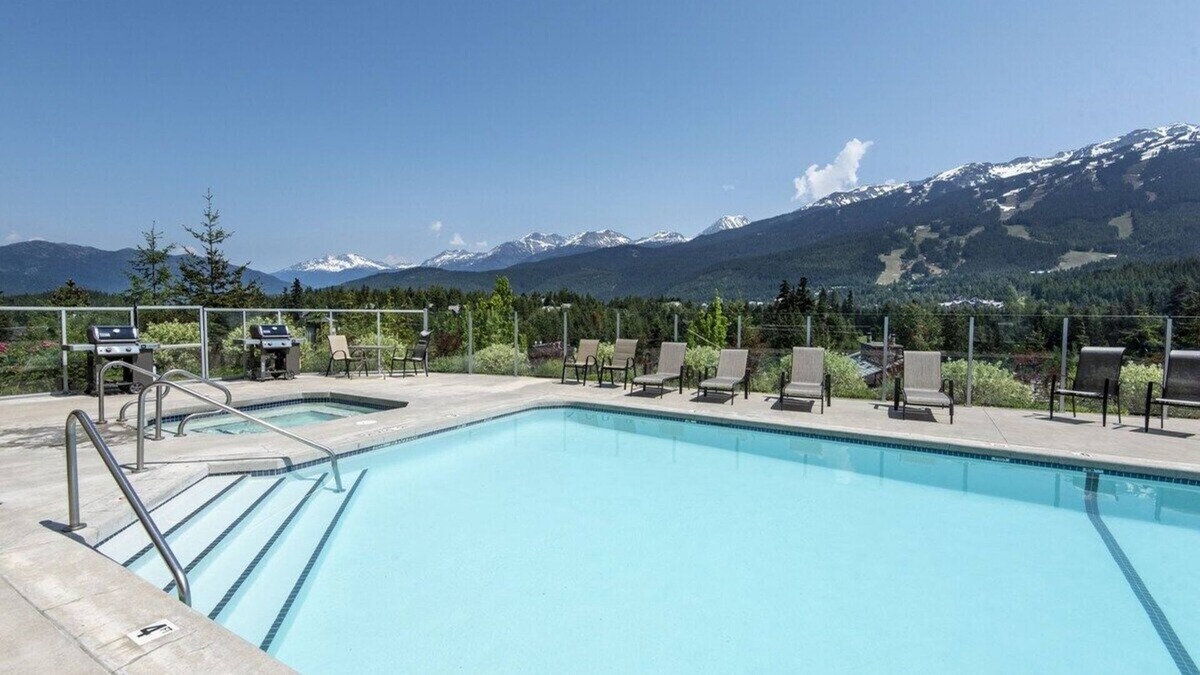 Blueberry Hill Apartment | Ironwoods on Blueberry Hill Whistler