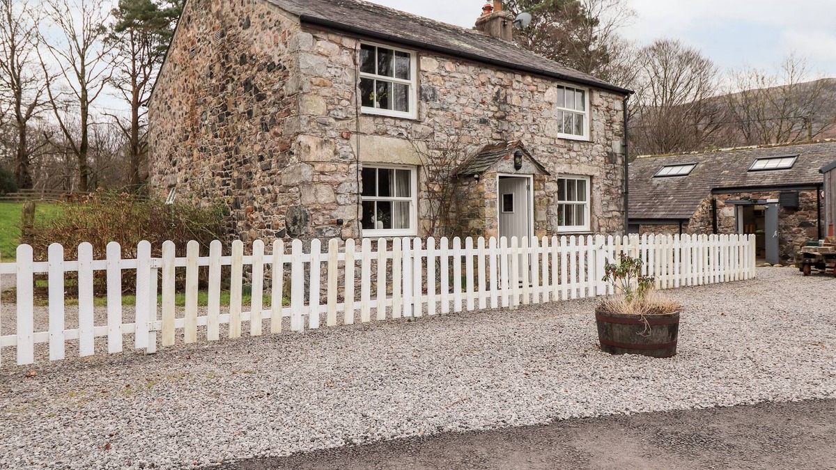 Nether Wasdale Cottage | IRT COTTAGE, pet friendly, with open fire in Nether Wasdale