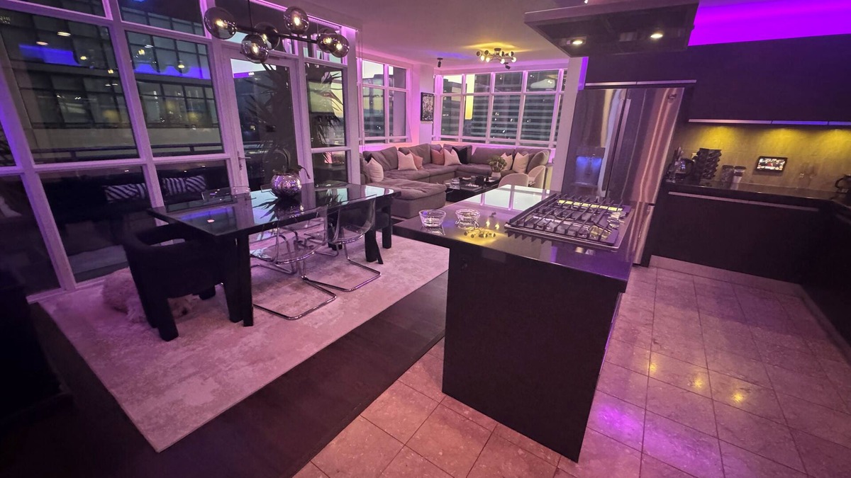 Irvine Business Complex Condo | Irvine 2-bedroom condo in luxury high-rise with full amenities