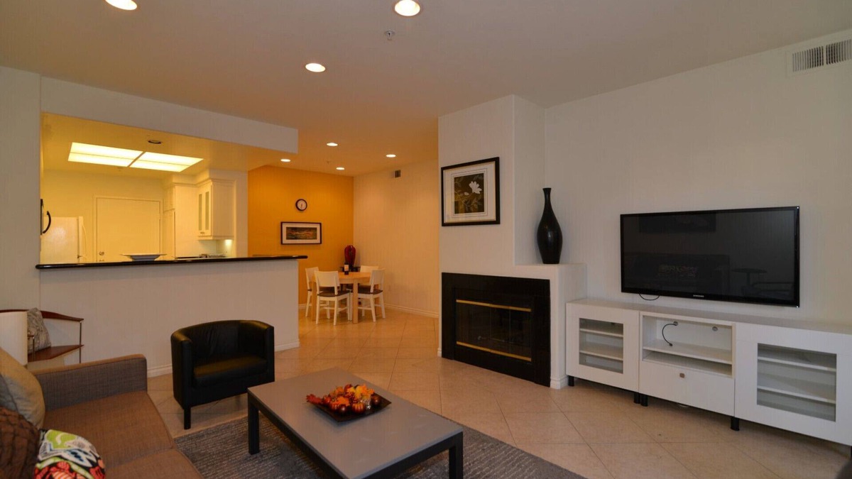 Westpark Condo | Irvine Resort Style 2 bedrooms/2 bathrooms furnished, 1 floor, attached garage