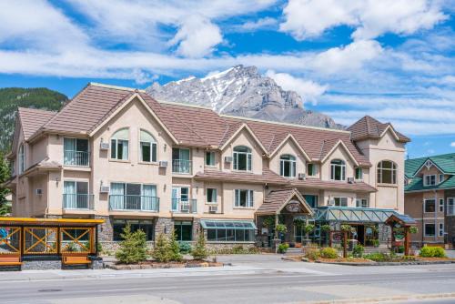 Banff Hotel | Irwin's Mountain Inn