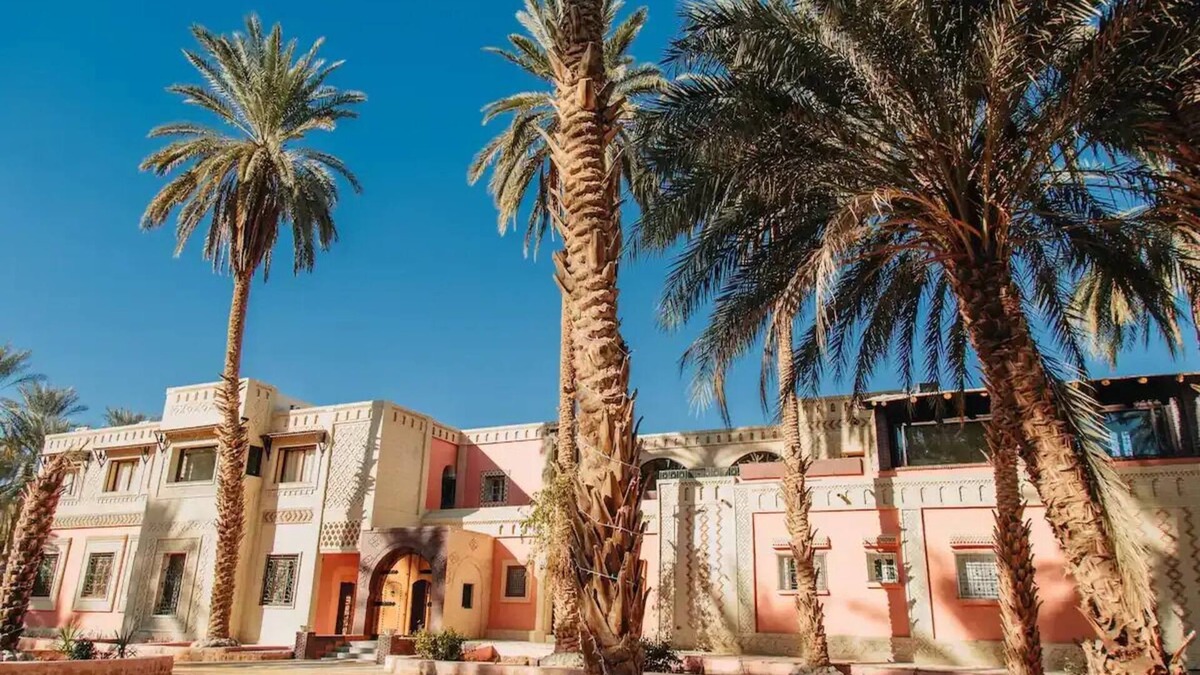 Degache House | Is a haven on earth in the heart of the oasis around a thousand palm trees.