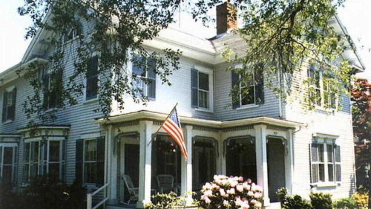 Sandwich Bed & Breakfast | Isaiah Jones Homestead Bed & Breakfast