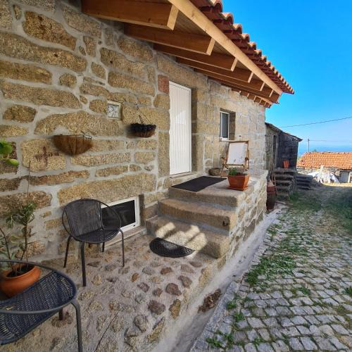 Meada House | Isatour - Casa do Miradouro