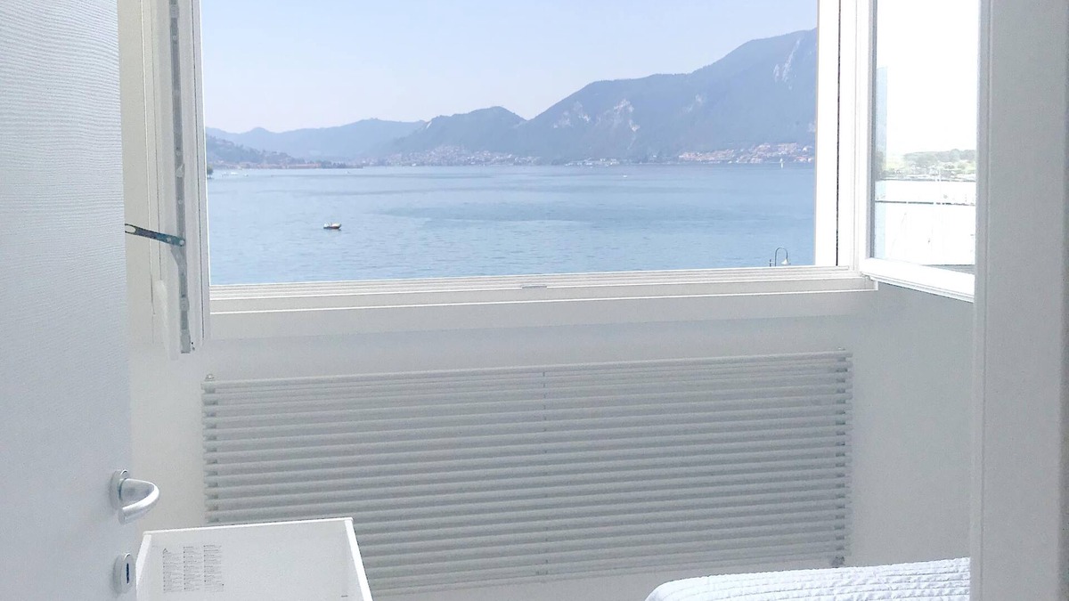 Iseo Apartment | Iseo Lake View - the window on the harbor