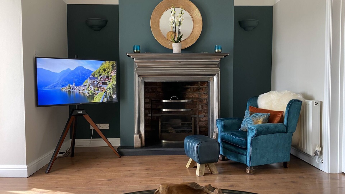 Penrhyn Bay Cottage | Isfyn, Boutique style cottage with stunning views in Llandudno.