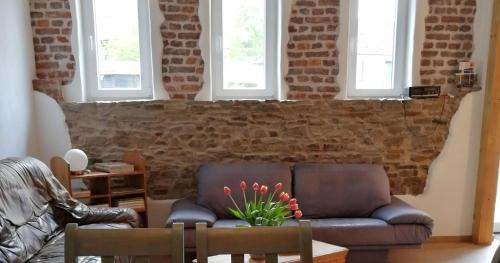 Schonfeld House | Isi-Hof