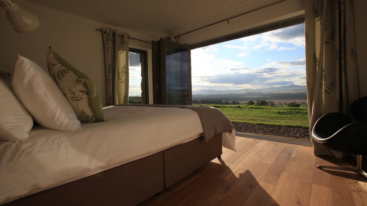 Forfar Cottage | Isla - Steading c/w Pool, Jacuzzi, Tennis and stunning views of the Cairngorms