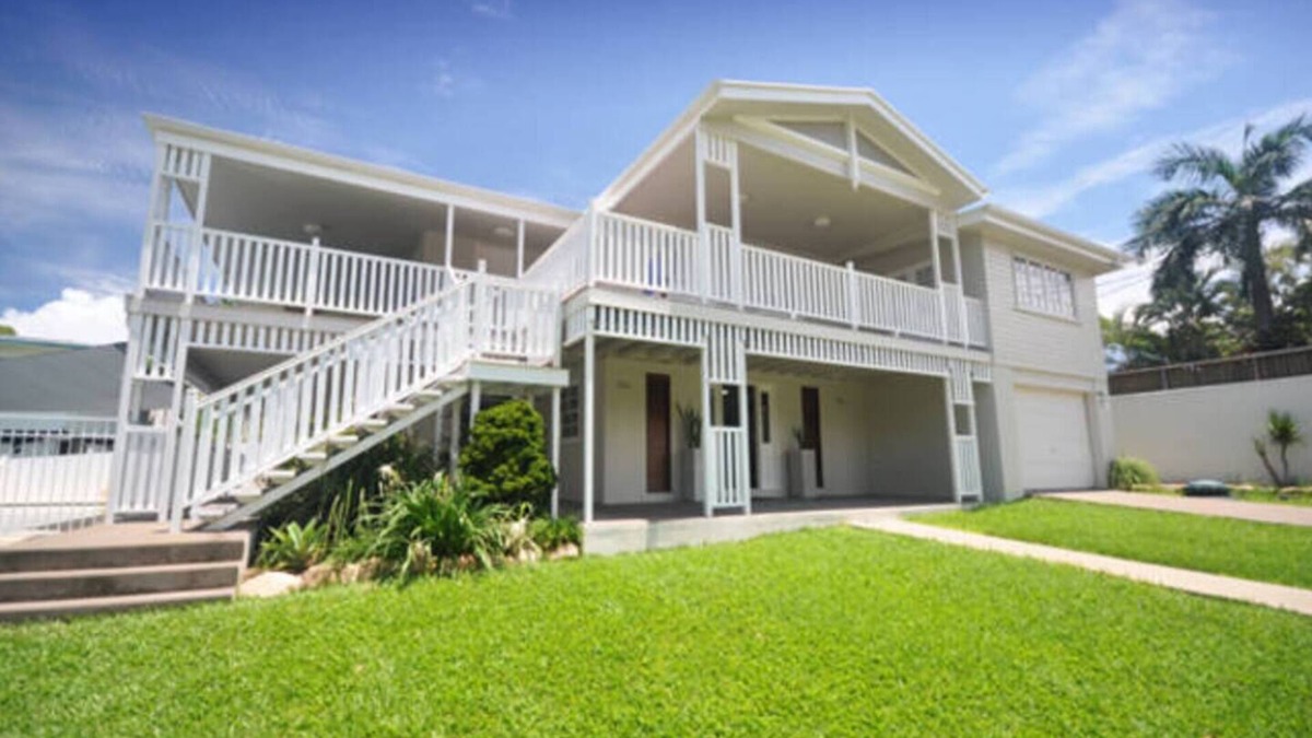 Picnic Bay House | ISLAND ADVENTURE HOLIDAY HOUSE