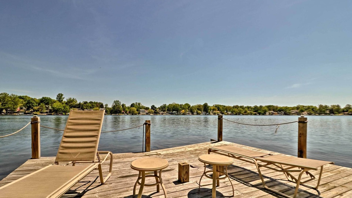 Sand Creek Cottage | Island Cottage on Evans Lake: Boat Rental Required