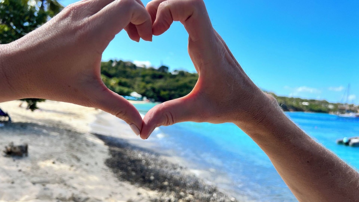 Estate Western Water Island House | Island Cottage w/Pool & New A/C – 5 Min Walk to Honeymoon Beach & Beach Bar!