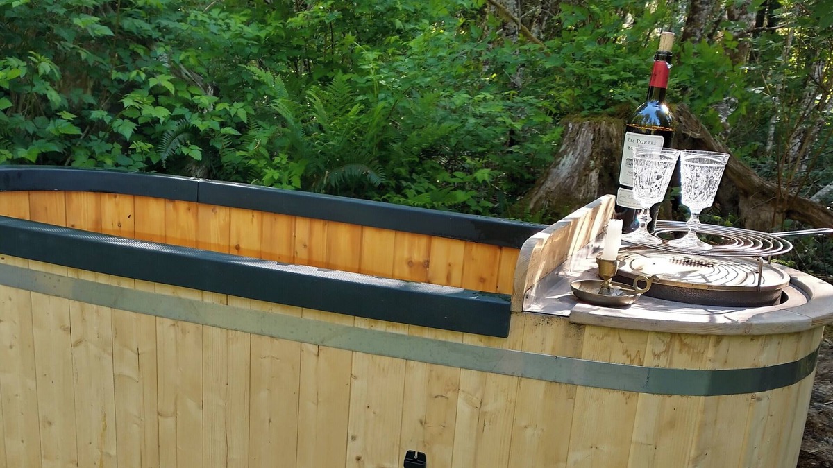 Nordland Cabin | Island "Eco" Retreat with Wood Fired Hot Tubs