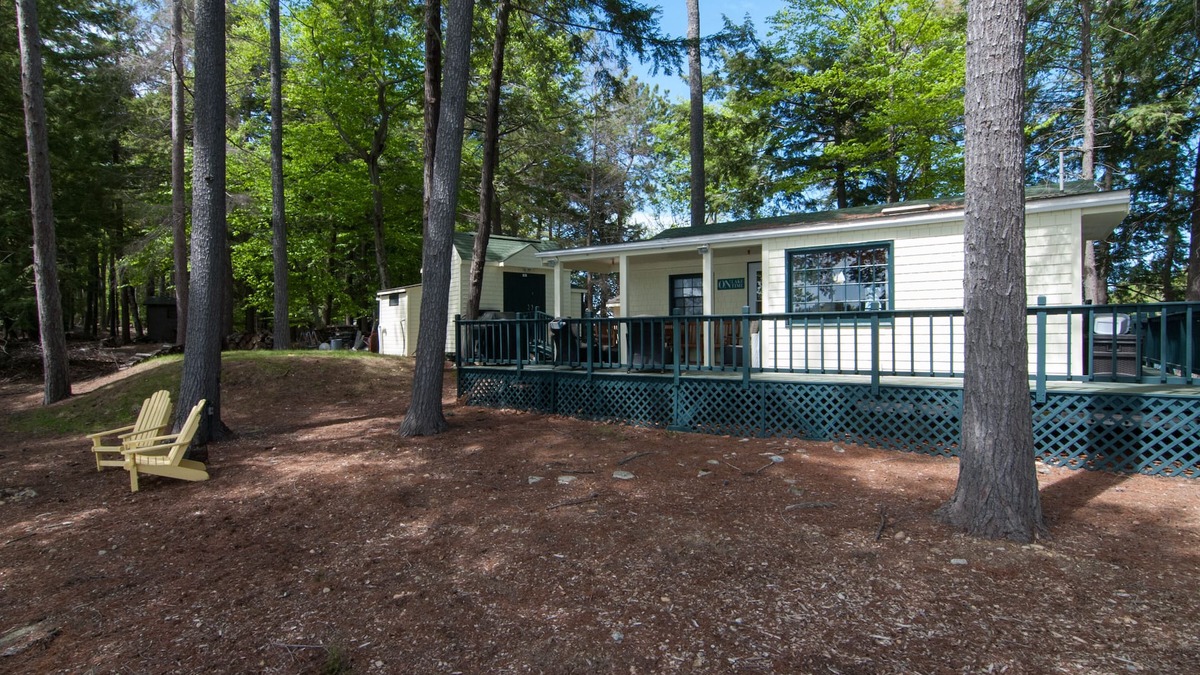 Gilford Cottage | Island family mini compound