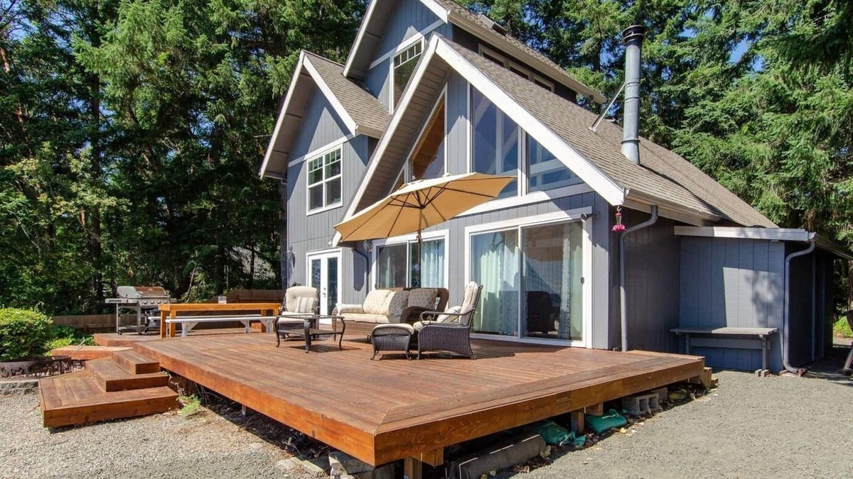 Grapeview House | Island house located on Stretch Island close to Fair Harbor