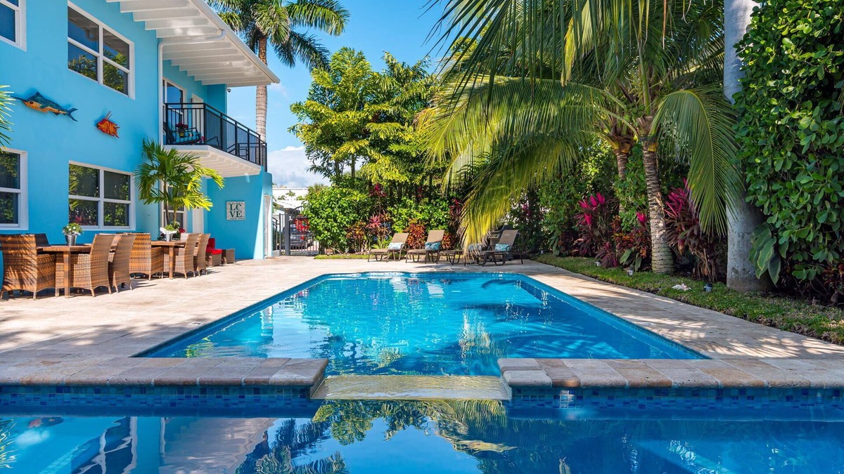Palm Beach Shores Condo | ⭐Island Oasis!⭐Singer Island 2/2⭐Huge Pool+Spa