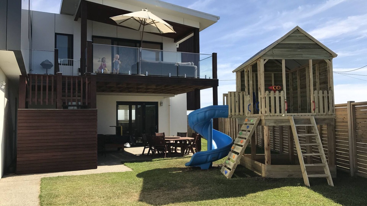 Sunderland Bay House | Island Oasis with uninterrupted ocean views! Sleeps 8