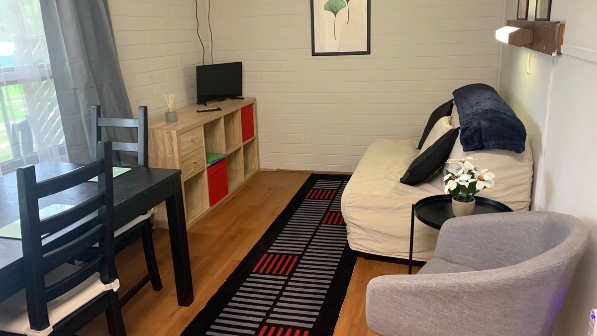 Brownlow Ki Cabin | Island Rest Cosy budget friendly beach retreat - 5 minute walk to the beach.