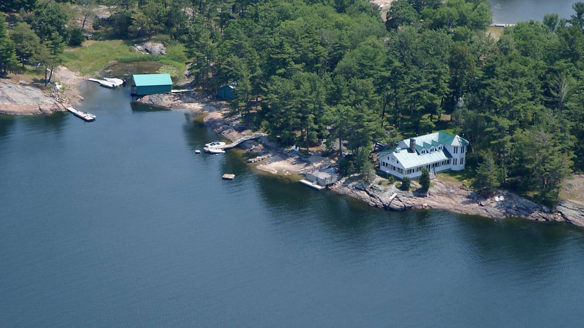 Georgian Bay Cottage | Island Retreat in Honey Harbour, Georgian Bay