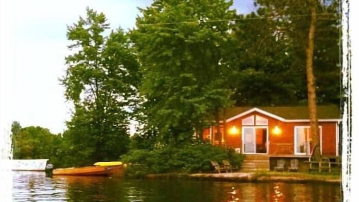 Nipissing Cottage | Island Retreat steps to waters edge