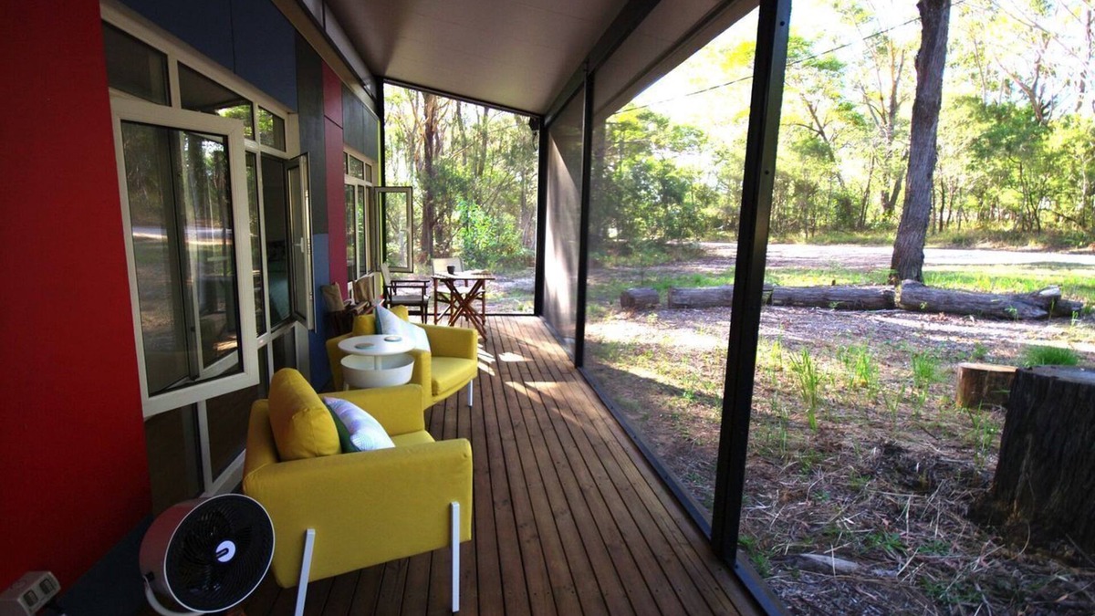 Brisbane Waterfront Cabin | Island Tank Aviary