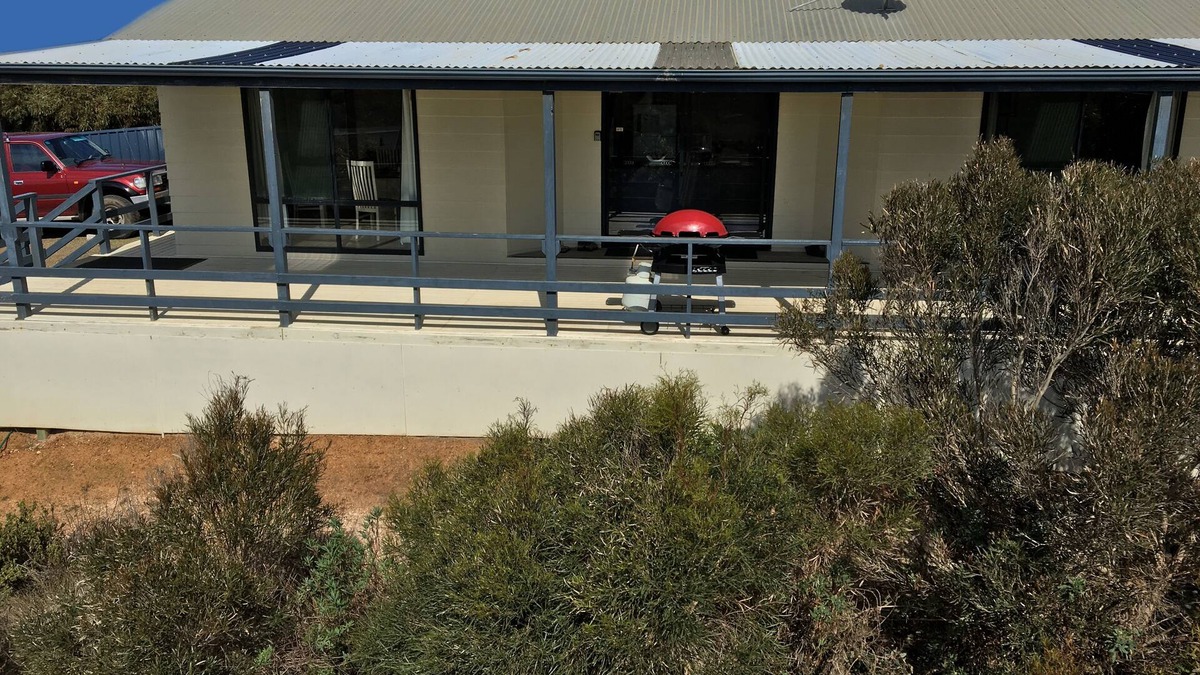 Newland House | Island Time at Vivonne Bay - short walk to beach