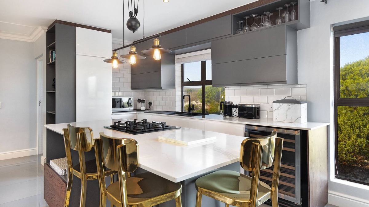 Big Bay House | Island View 28 - Three Bedroom House, Sleeps 6