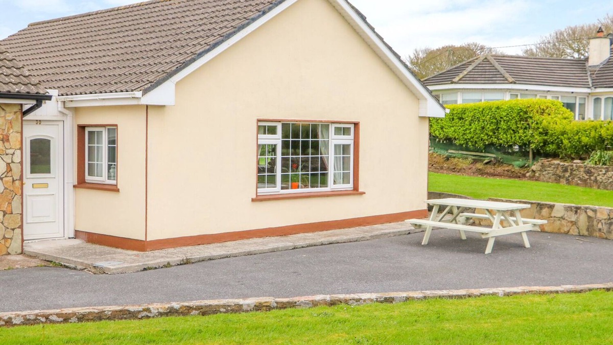Ardmore Cottage | ISLAND VIEW, country holiday cottage in Ardmore, County Waterford