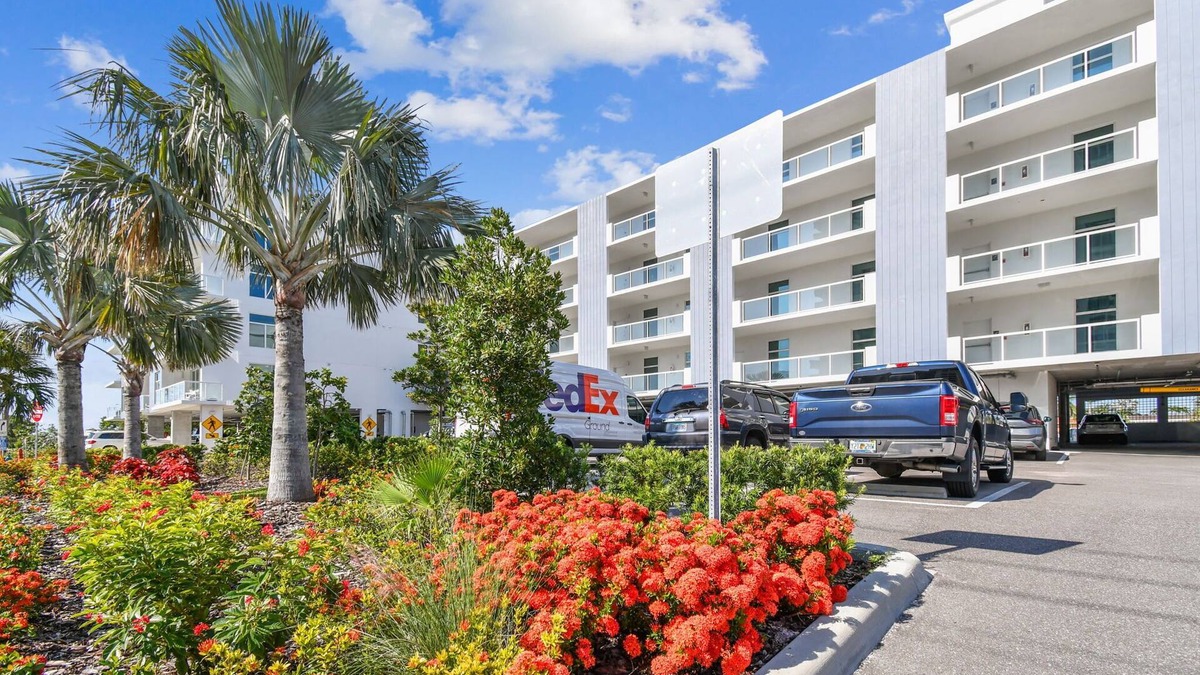Island Estate Condo | Island Way Luxury Condo