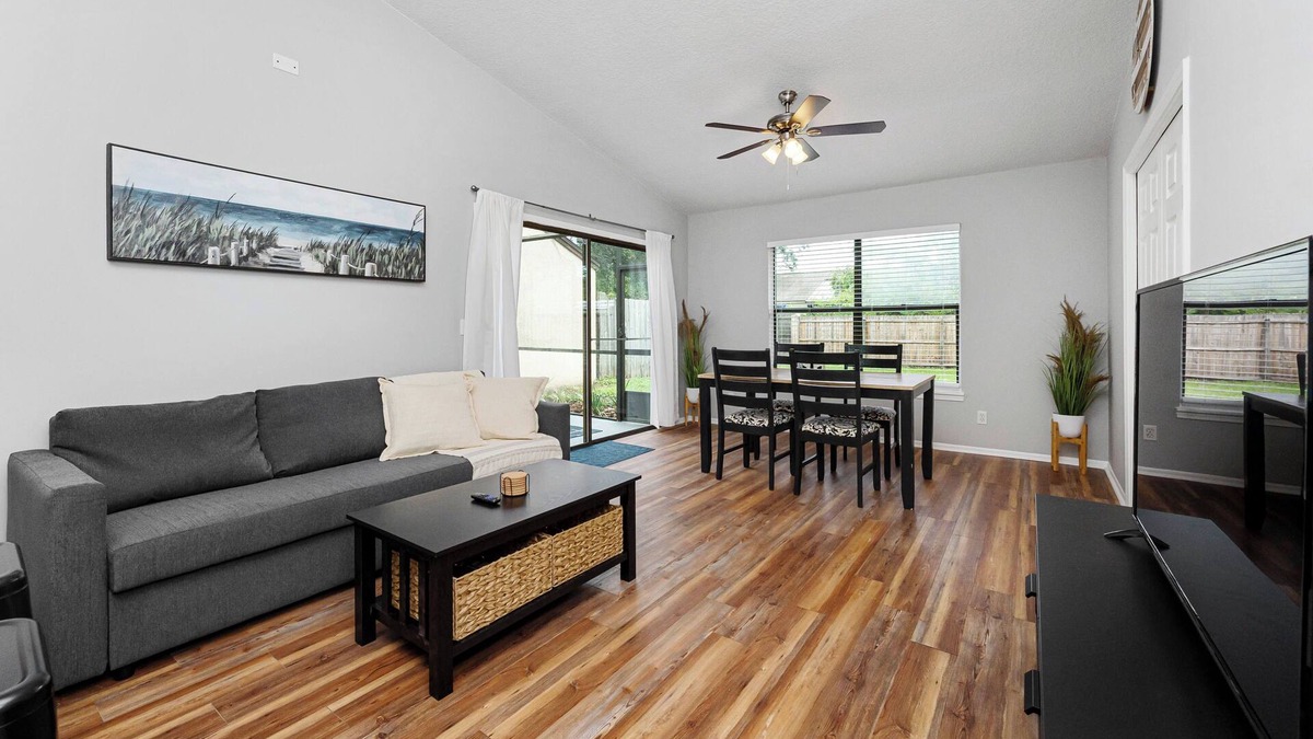 Southside House | Islander Oasis: 2 Bed/1 Bath Cottage Retreat - Pet-friendly!