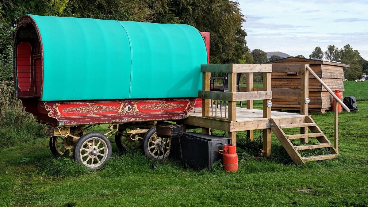 Hawick Cabin | Islay @ Westcote Glamping