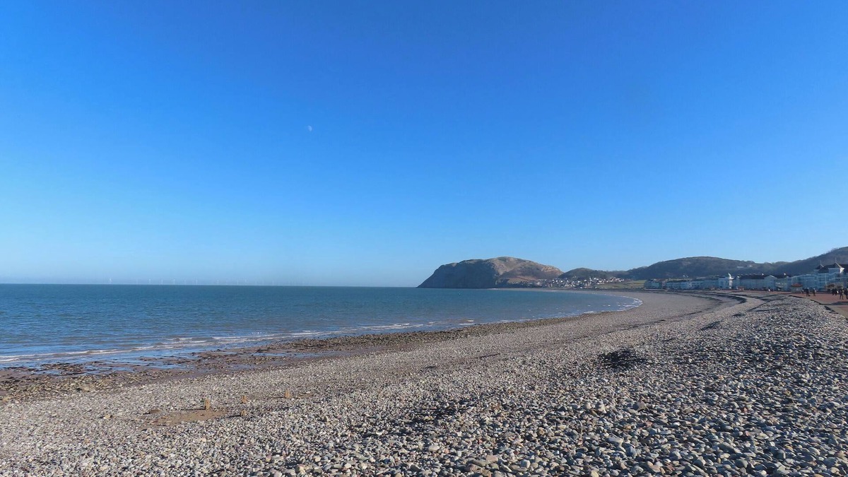 Llandudno Junction Cottage | Islwyn