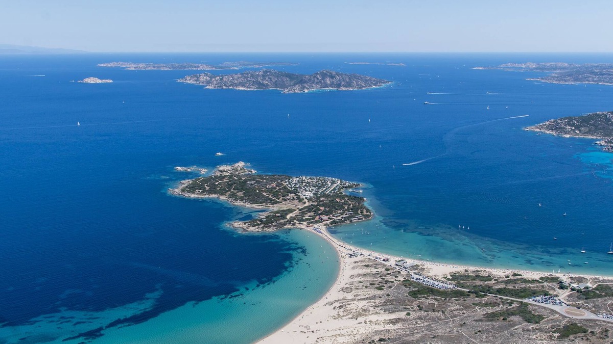 Palau RV Rental | Isola dei Gabbiani - Land of Water