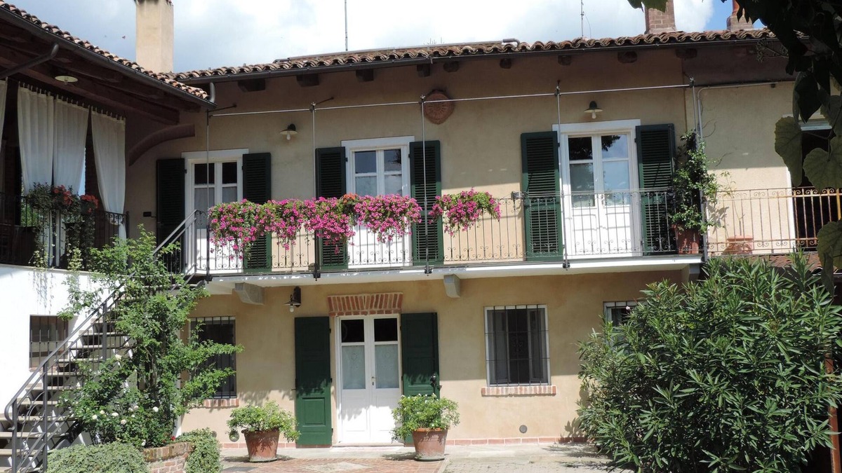 Cocconato Apartment | Isolated on hill, flat with terrace among romanesque art,quiet,nature.
