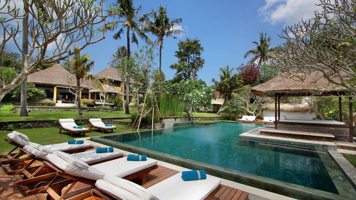 Kerobokan Villa | Istana Semer - Lovely Spacious Bali Tropical Villa