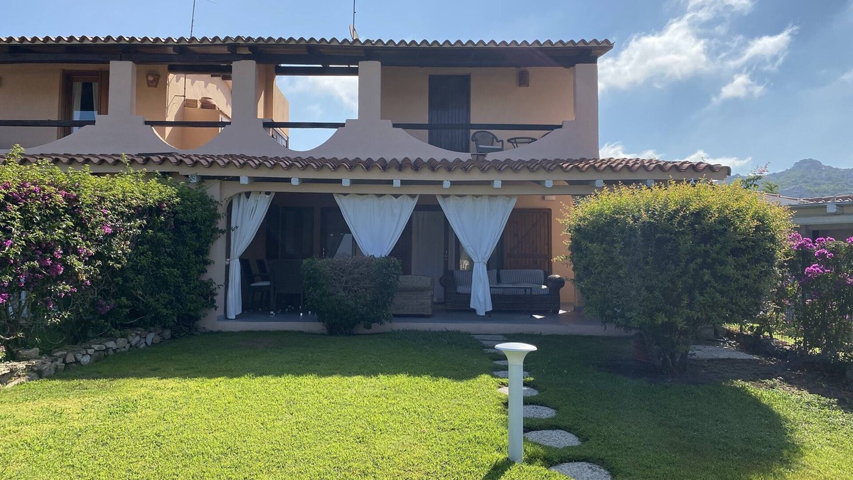 Baja Sardinia Villa | Ca’ Giulia Baja Sardinia-Costa Smeralda. Lovely sea view villa with garden.